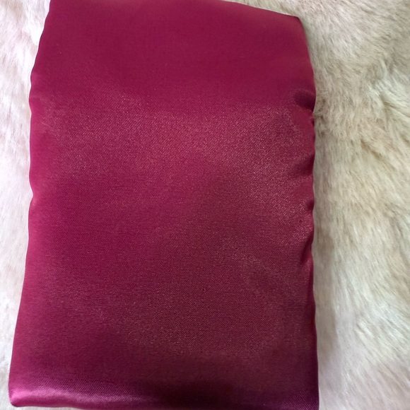 🎉Gucci Floral Compact with Burgundy Pouch - Picture 5 of 10